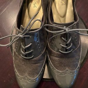 Grey dress shoes